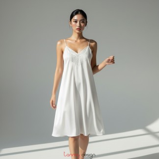 Váy ngủ lụa 2 dây rua ngắn vải đặc biệt